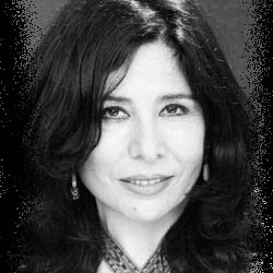 Gina Perna Debutta a New York nel 1976 accanto a Mario Merola in Zappatore, Lacrime Napulitane e Guapparia. è stata allieva di Pupella Maggio. - gina_perna